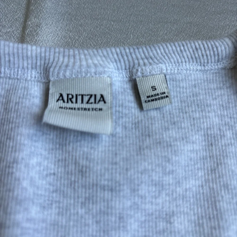 Aritzia Gray Women's Tank Top - Picture 2 of 2